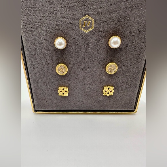 Authentic Luxury Minimalist Elegant Classic Julie Vos Three Stud Earrings Set - Picture 7 of 17